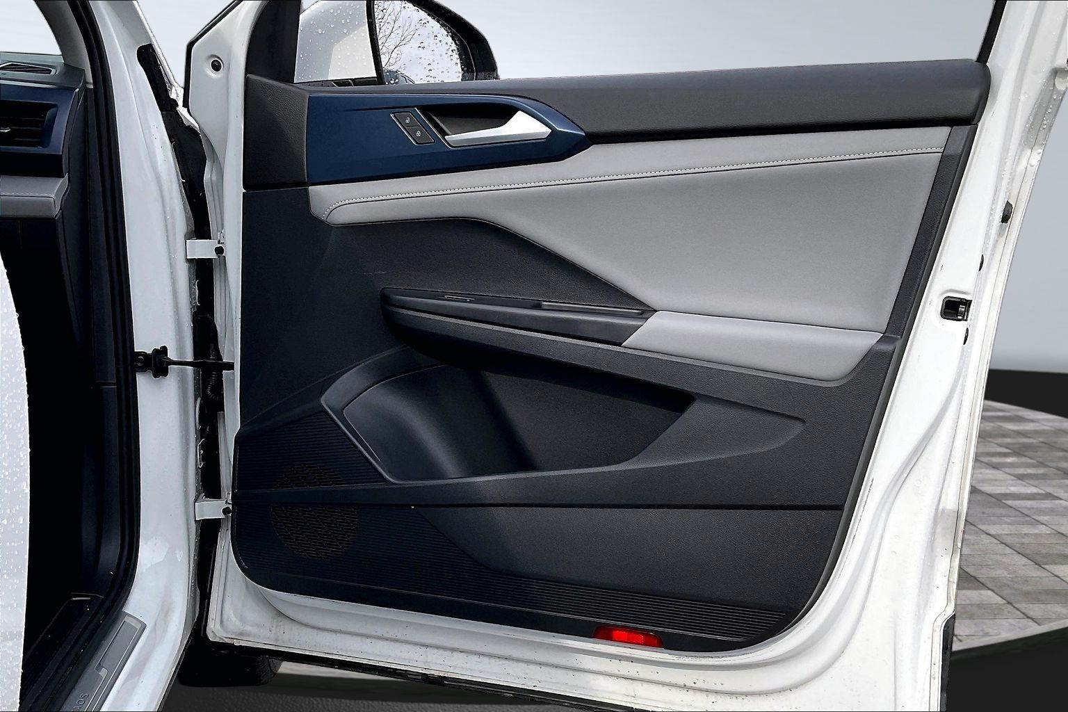 2023 VOLKSWAGEN TAOS - Image 18