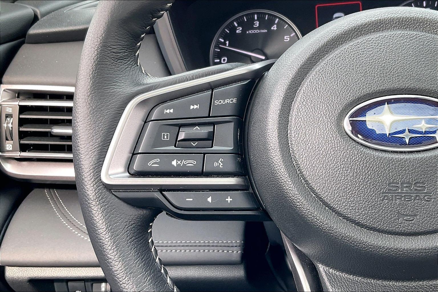 2025 SUBARU LEGACY - Image 19