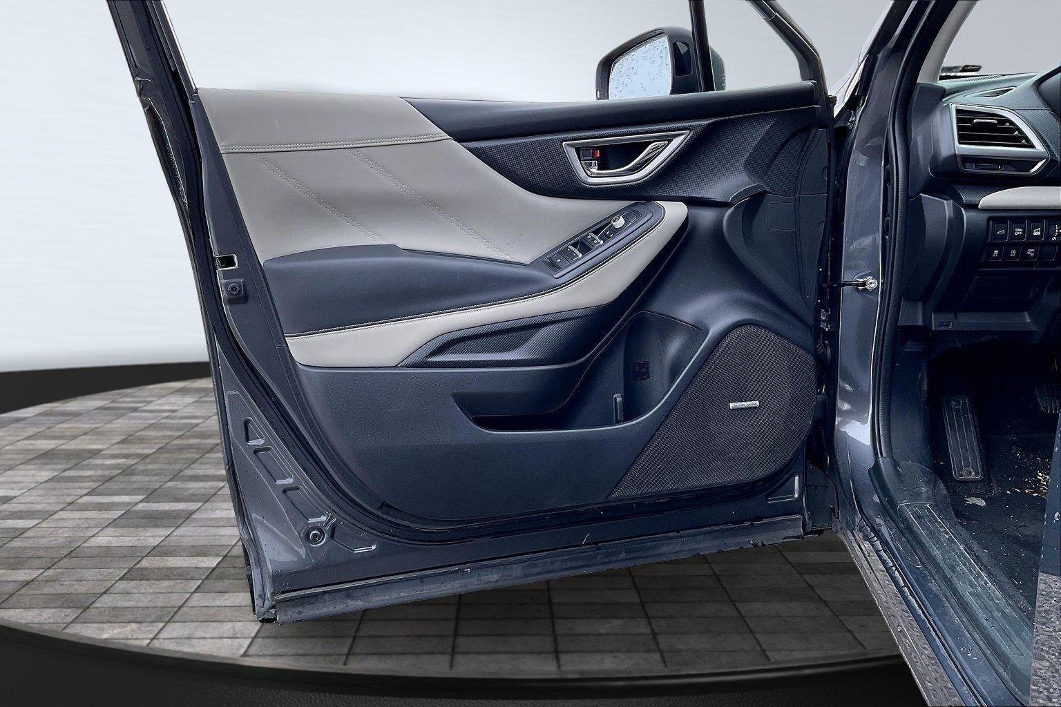 2023 SUBARU FORESTER - Image 13