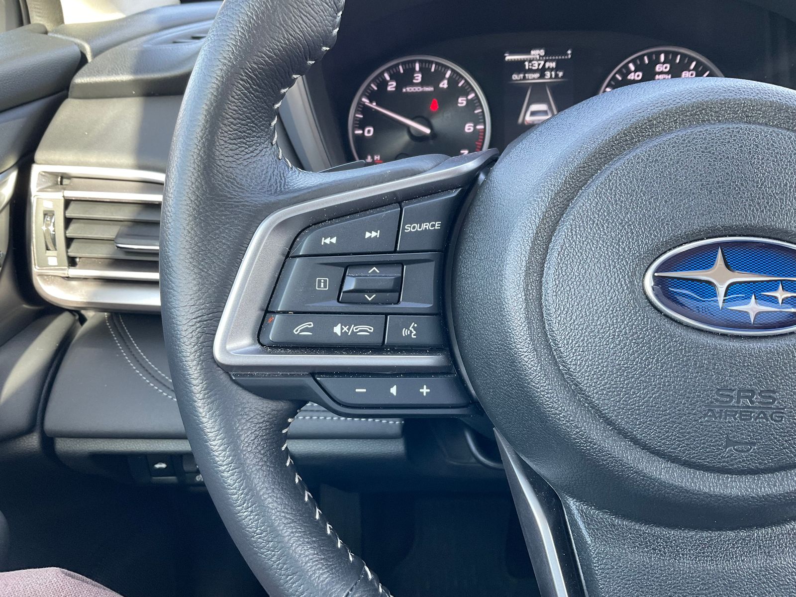 2025 SUBARU LEGACY - Image 18