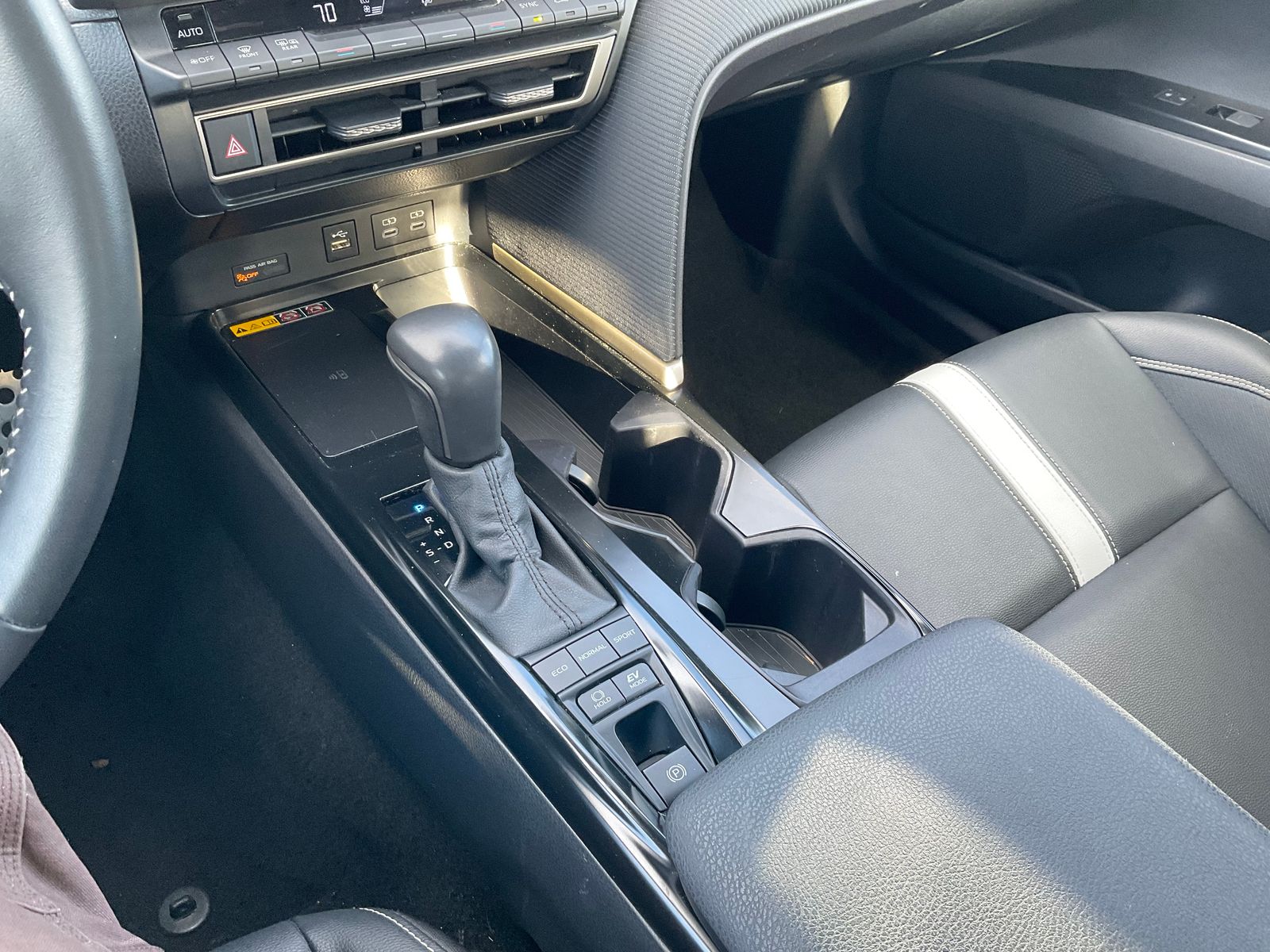 2025 TOYOTA CAMRY - Image 19