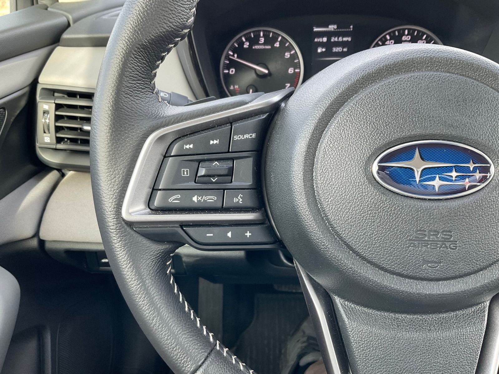 2025 SUBARU LEGACY - Image 24