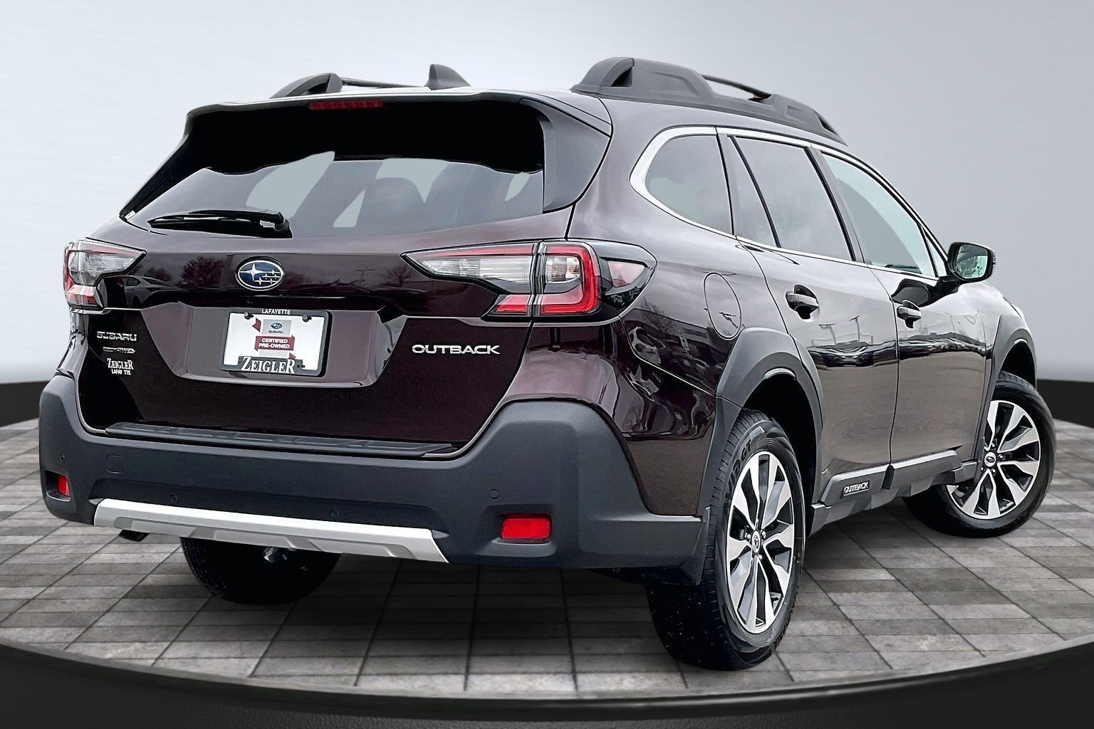 2025 SUBARU OUTBACK - Image 2