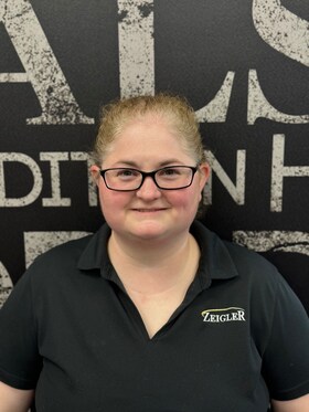 Staff member Jenny Scott from ID_364bdf2fe38f
