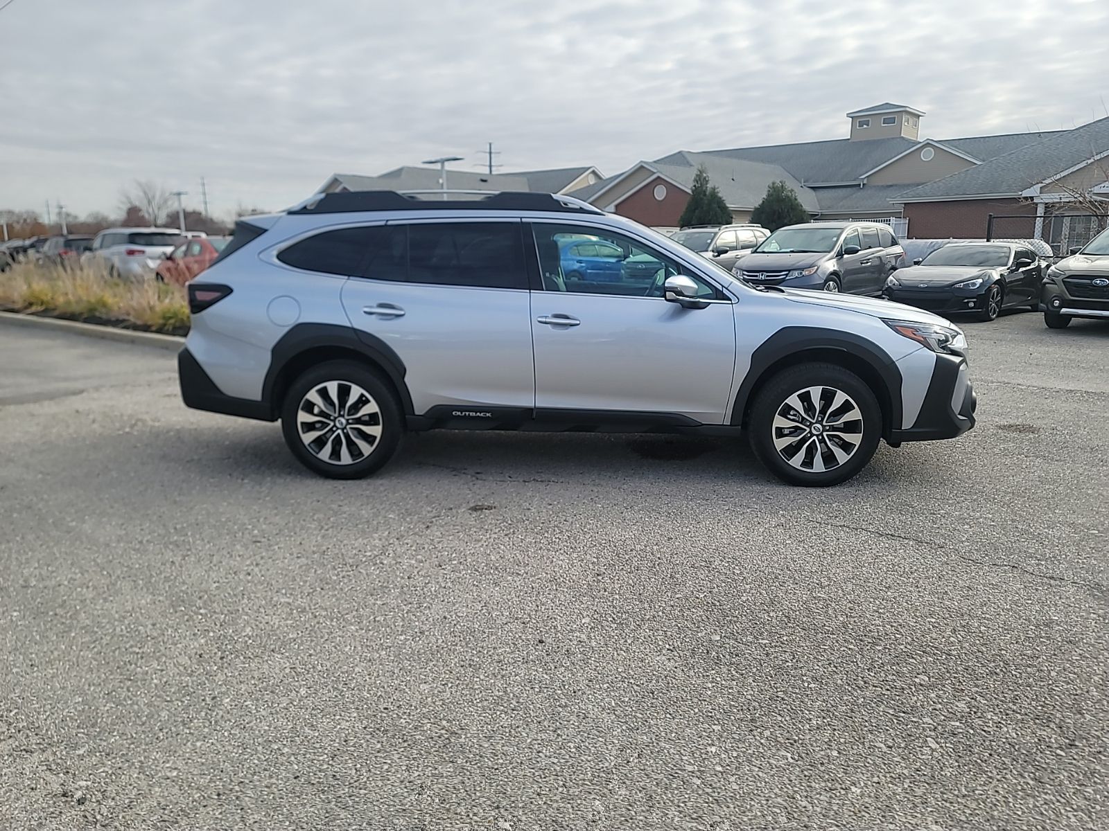 2025 SUBARU OUTBACK - Image 13