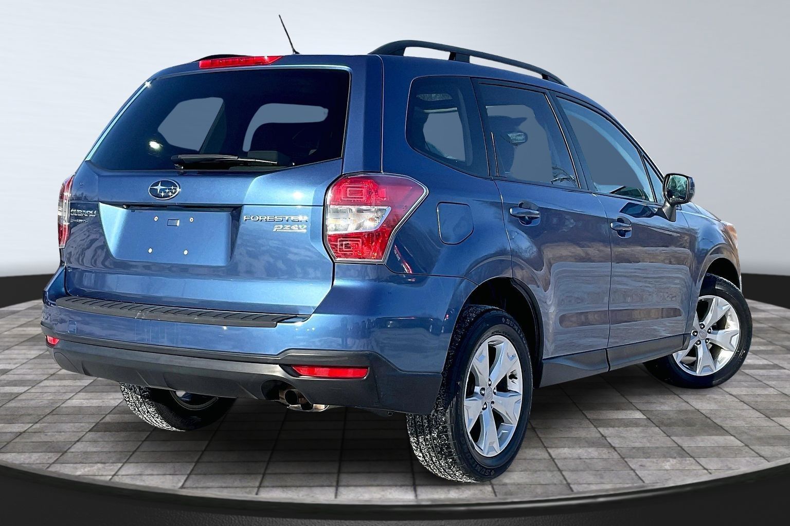 2015 SUBARU FORESTER - Image 2