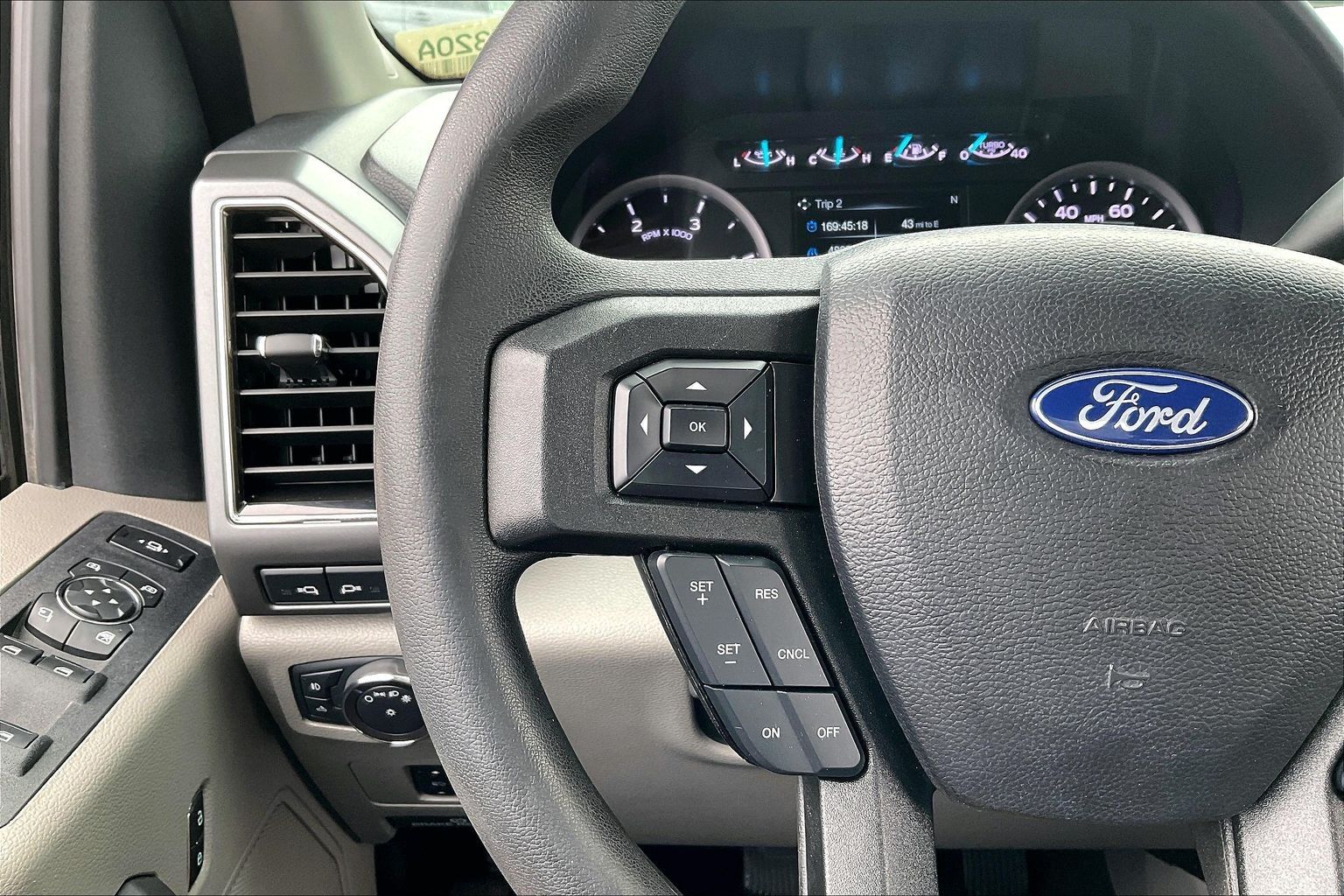 2019 FORD F-250 - Image 18