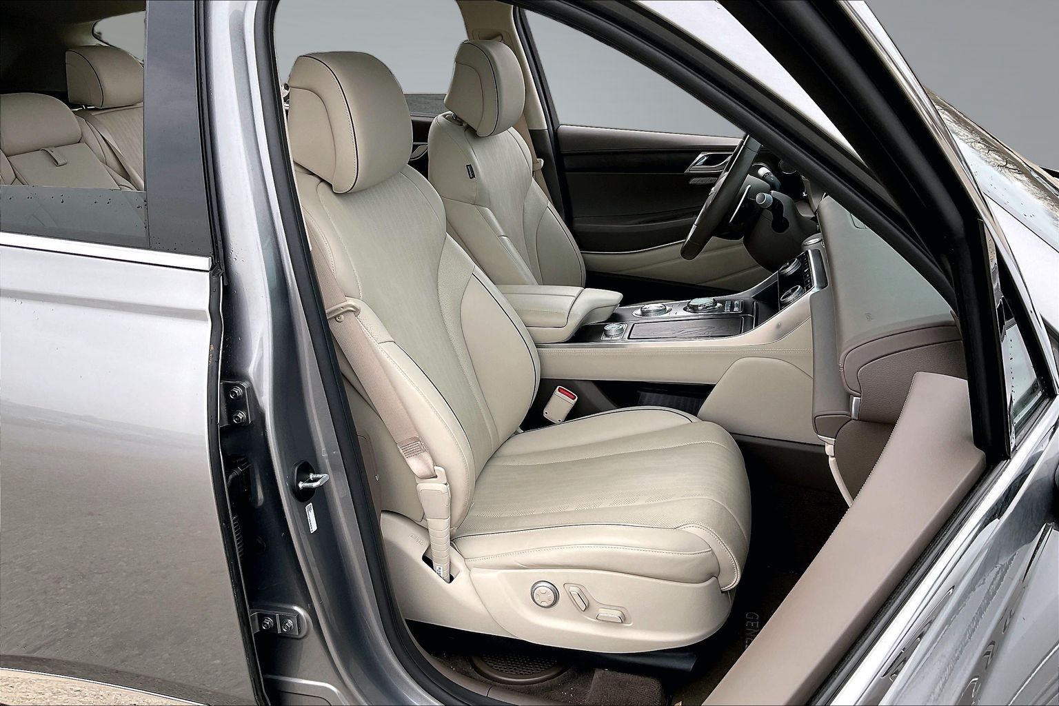 2023 GENESIS GV80 - Image 7