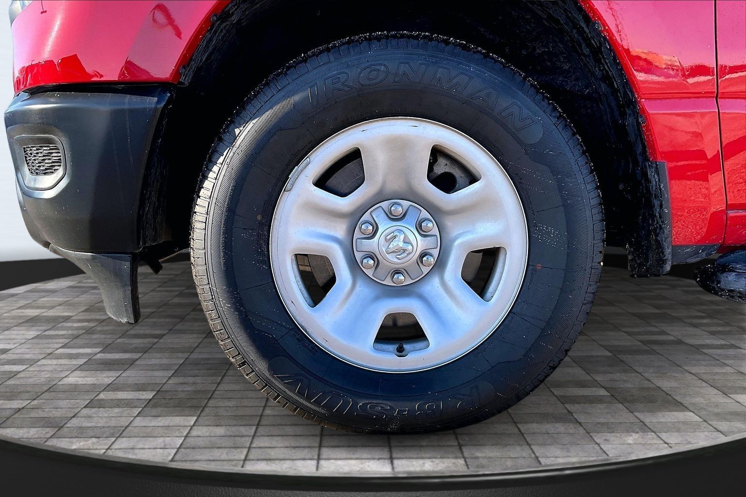 2023 RAM 1500 - Image 8