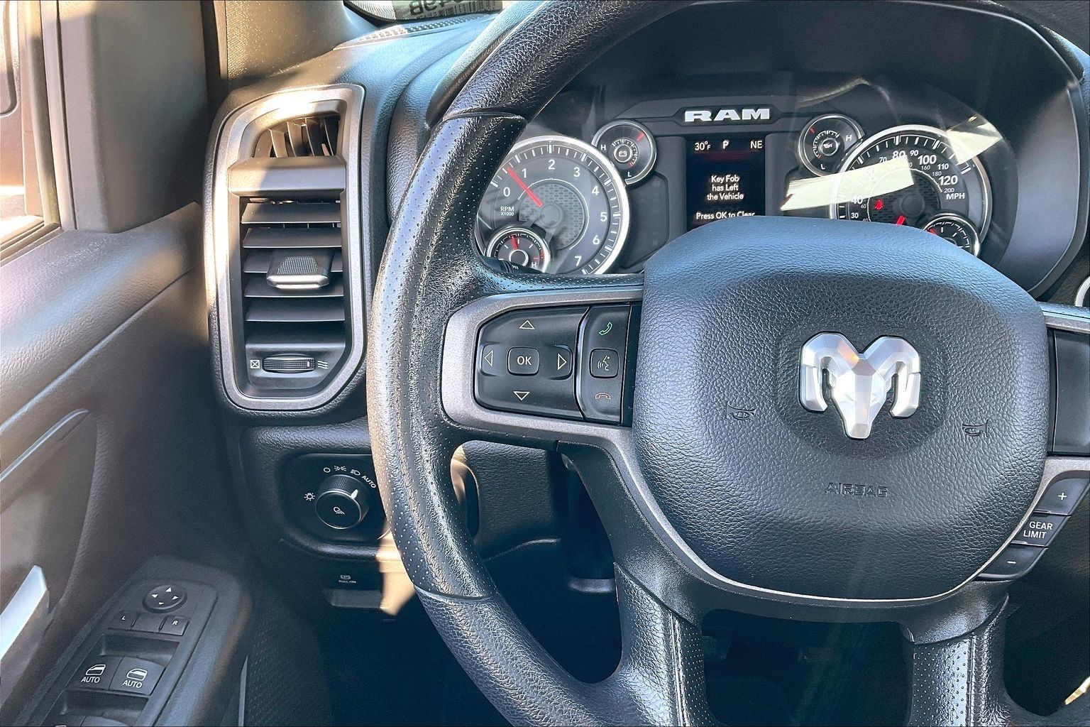 2023 RAM 1500 - Image 18