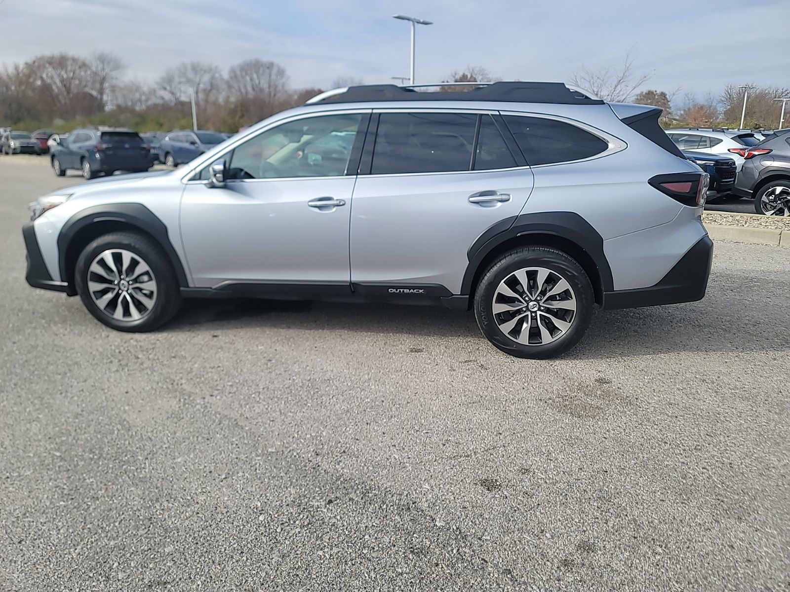 2025 SUBARU OUTBACK - Image 18