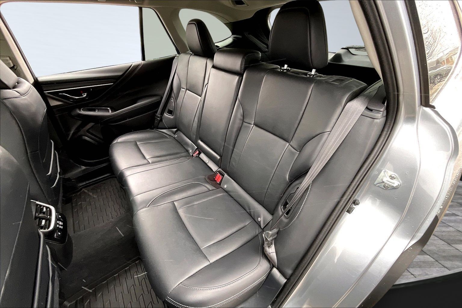 2025 SUBARU OUTBACK - Image 27