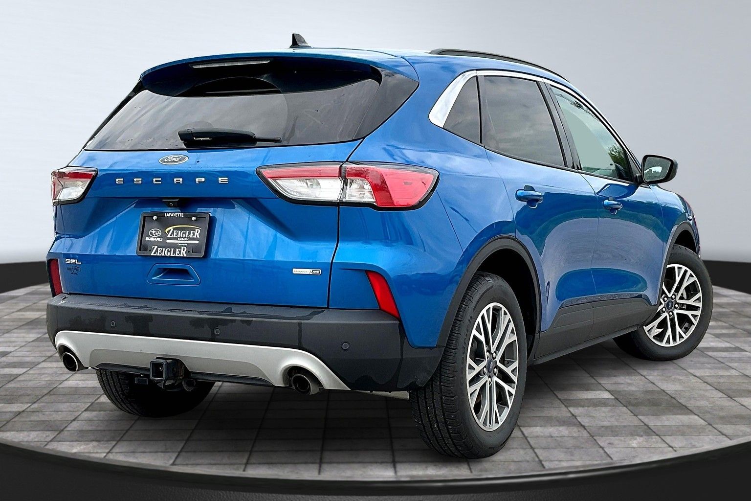 2020 Ford Escape SEL photo 2