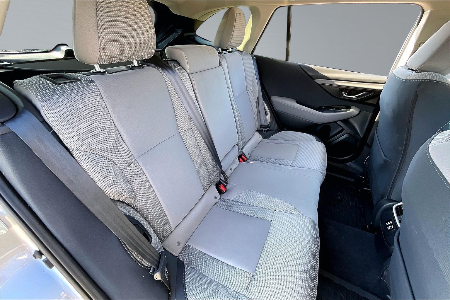 2025 SUBARU OUTBACK - Image 28