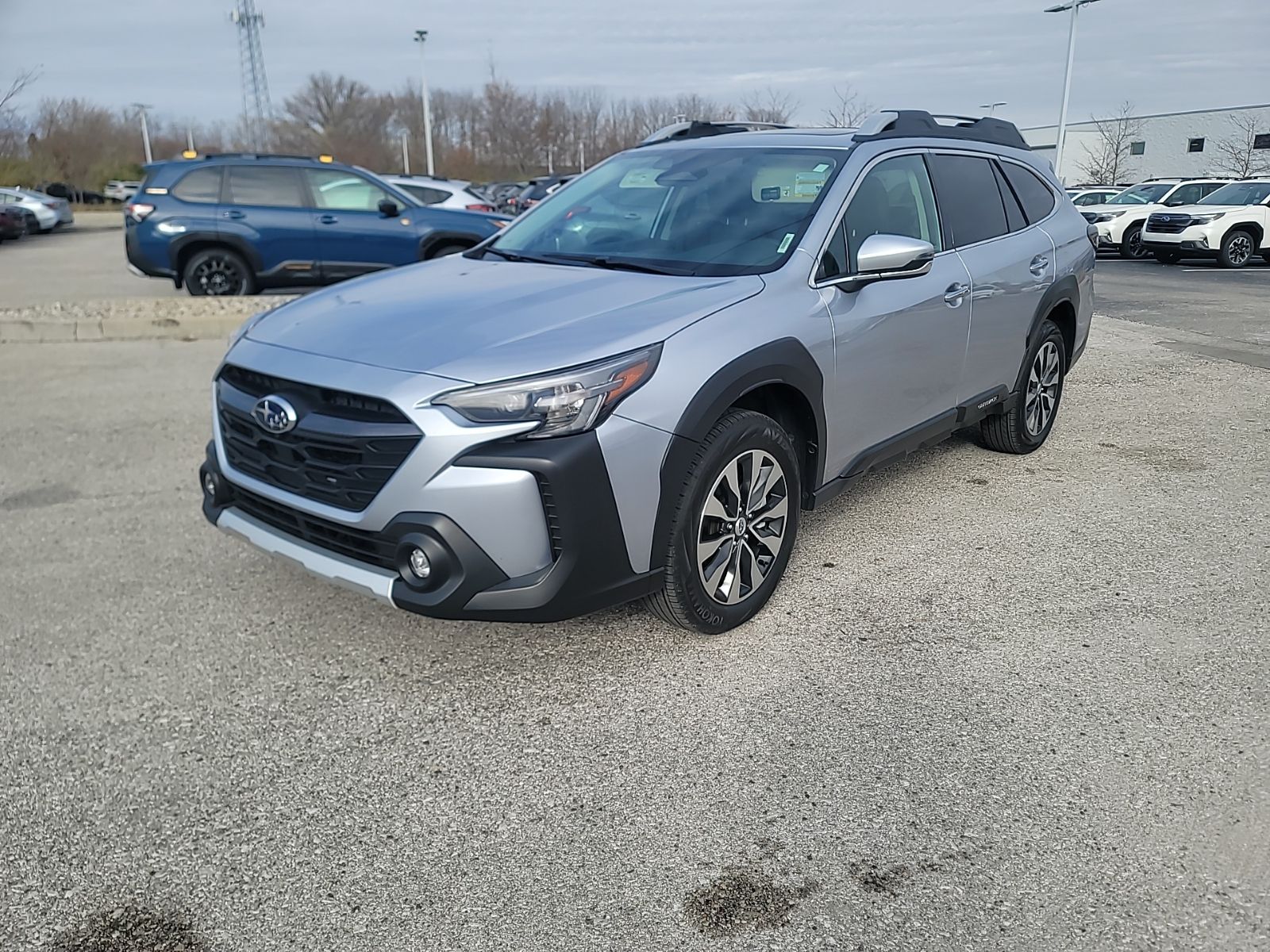 2025 Subaru Outback Touring XT photo 3