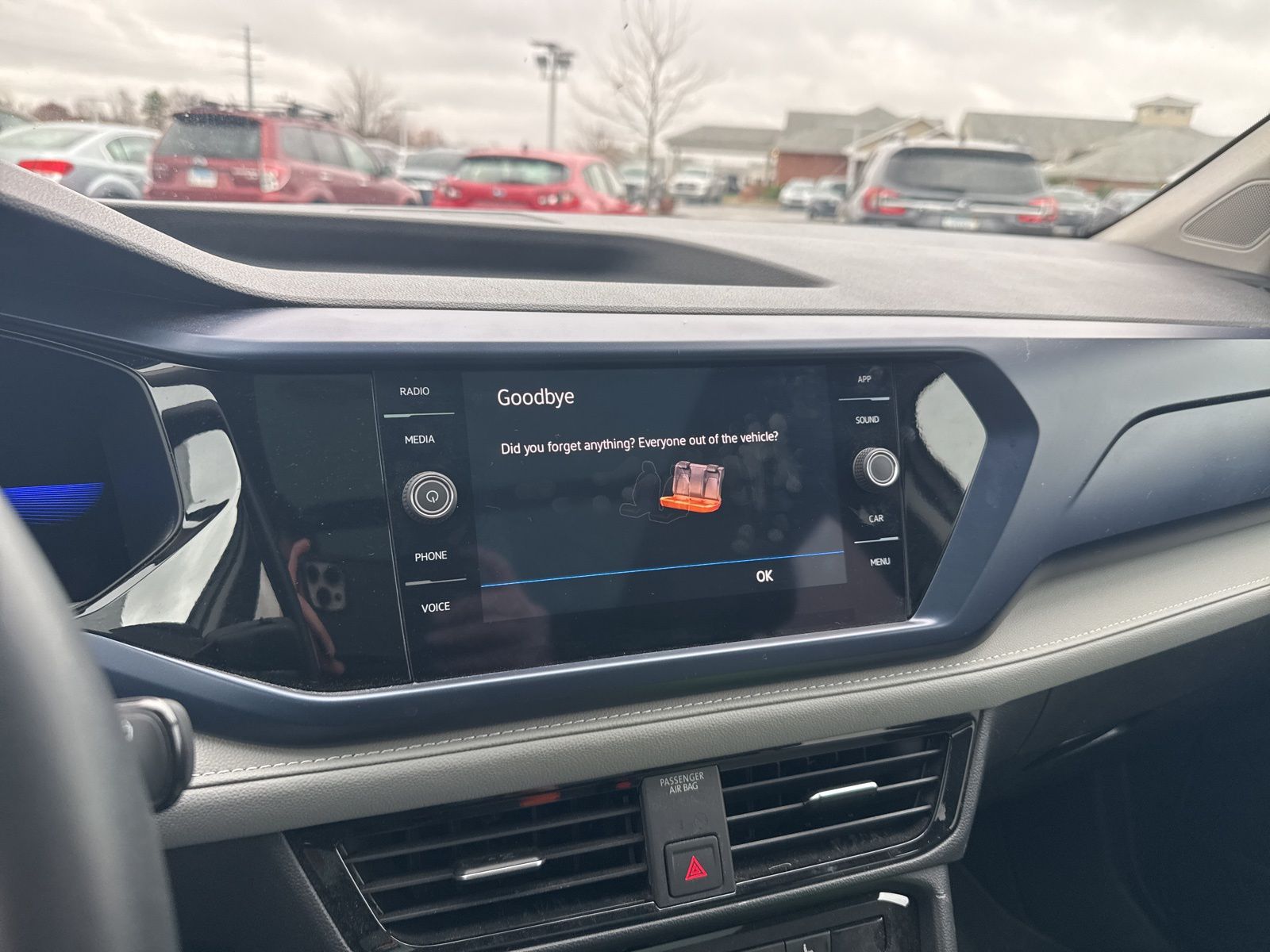 2023 VOLKSWAGEN TAOS - Image 17