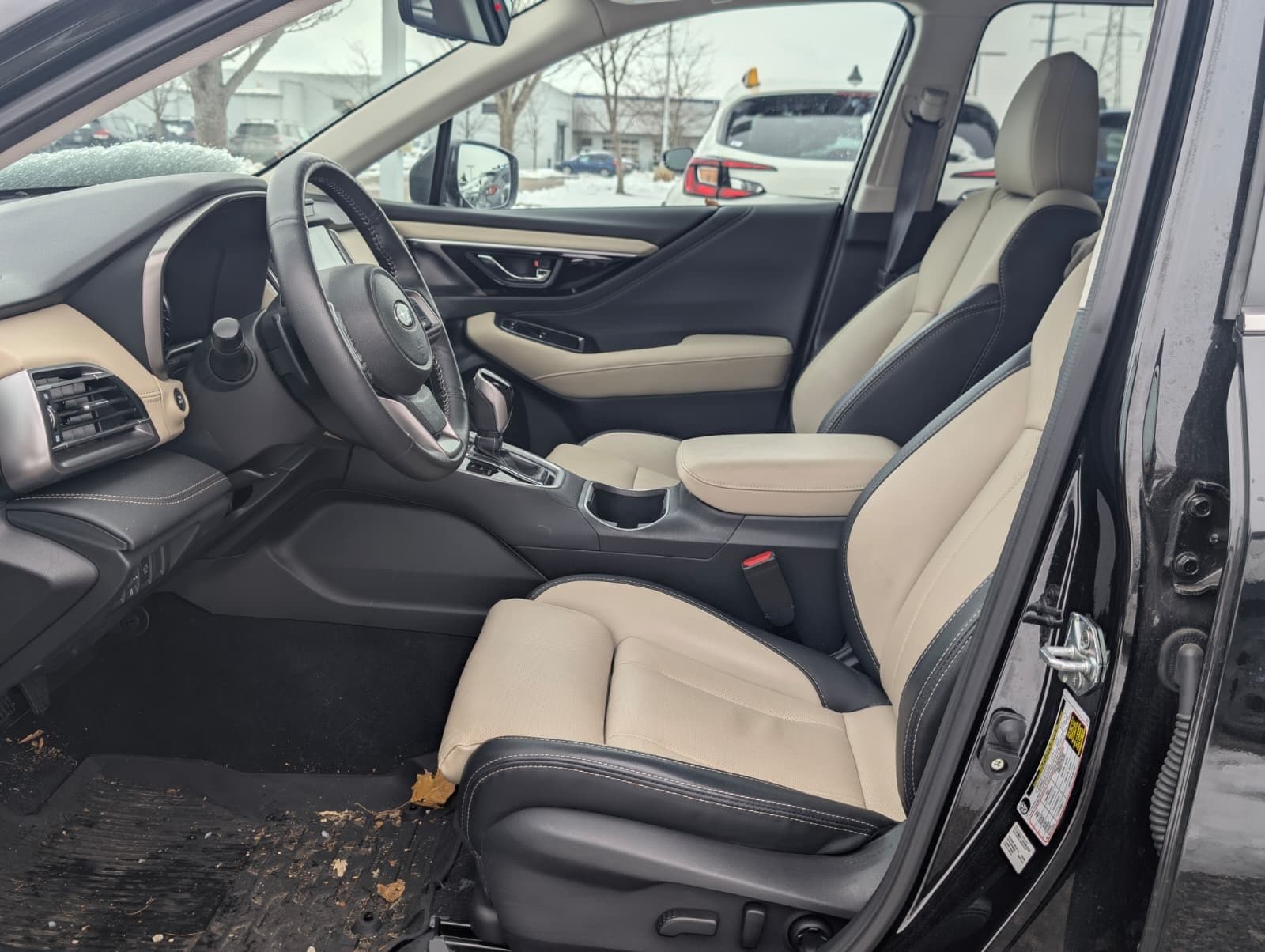 2025 SUBARU OUTBACK - Image 11