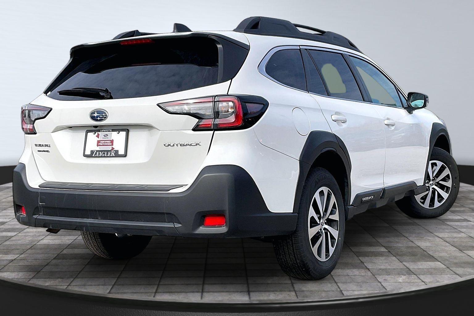 2025 SUBARU OUTBACK - Image 2