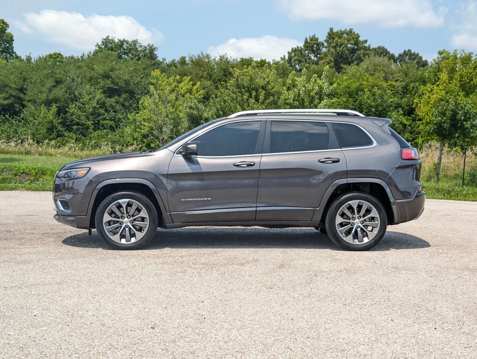 Used 2019 Jeep Cherokee Overland with VIN 1C4PJMJN4KD173934 for sale in Lafayette, IN