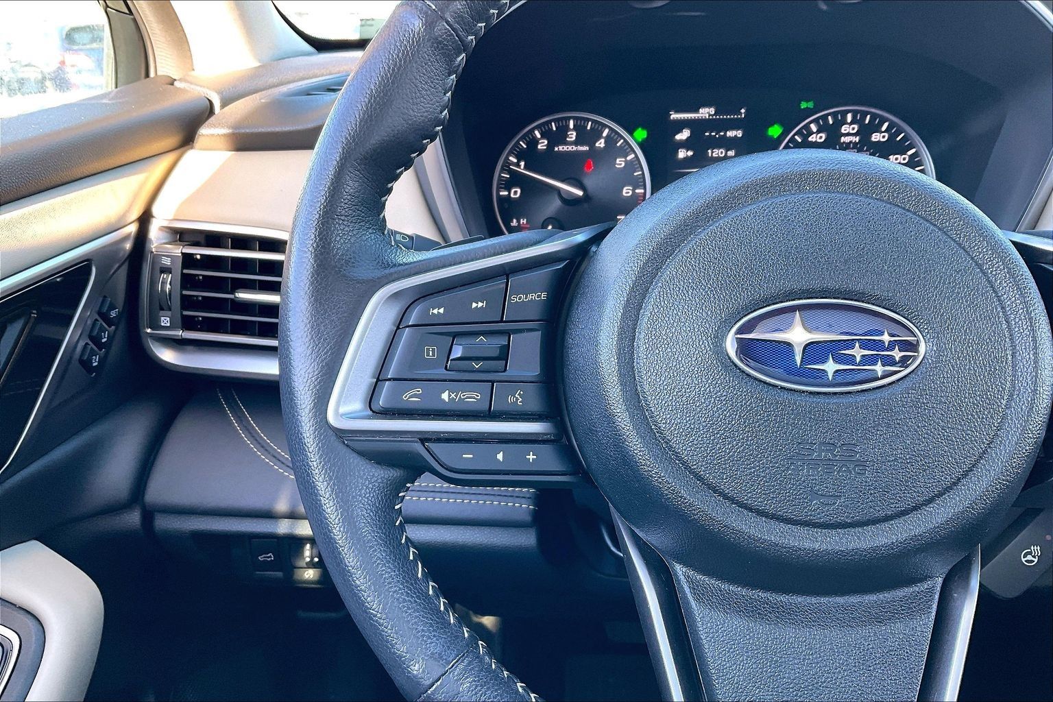 2025 SUBARU OUTBACK - Image 19