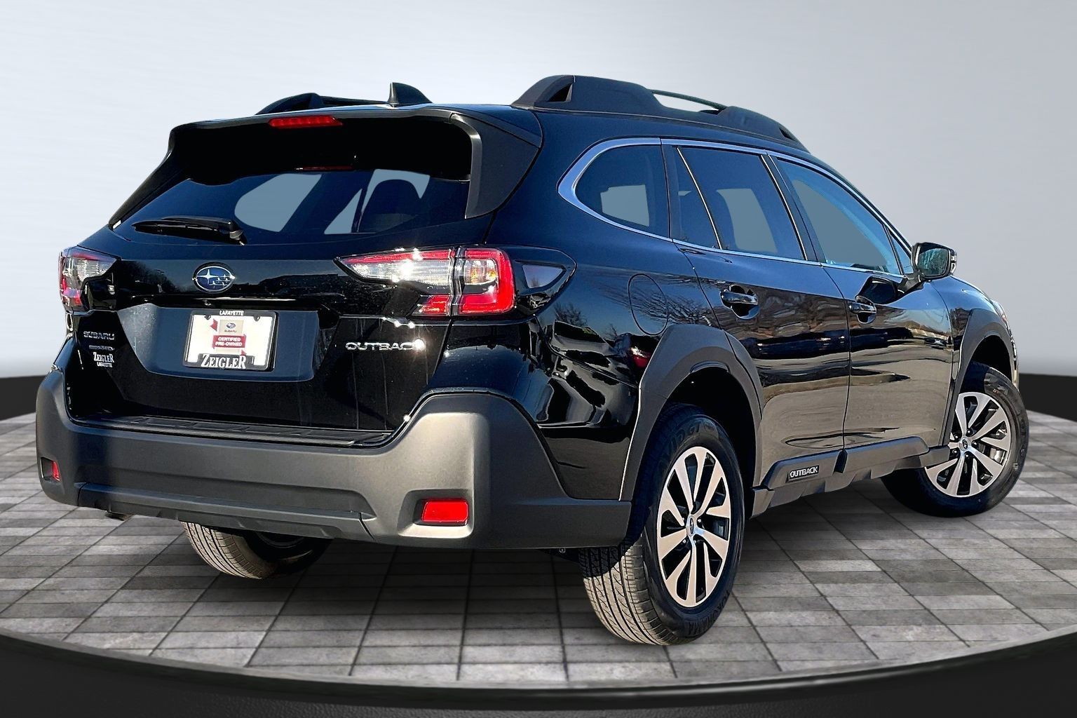 2025 SUBARU OUTBACK - Image 2