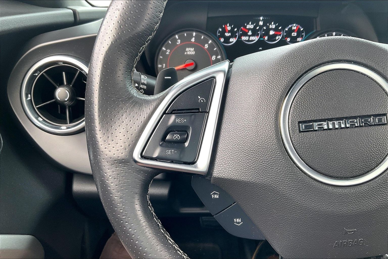 2018 CHEVROLET CAMARO - Image 18