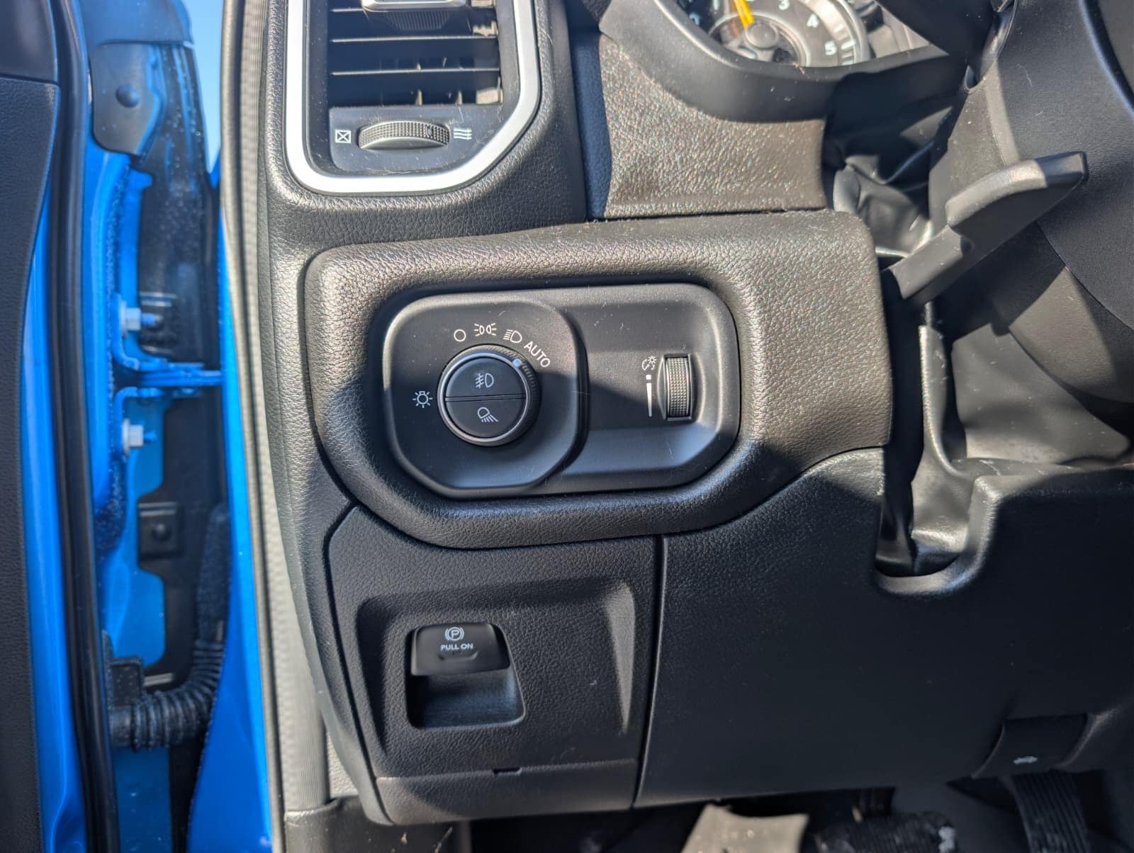 2022 RAM 1500 - Image 32