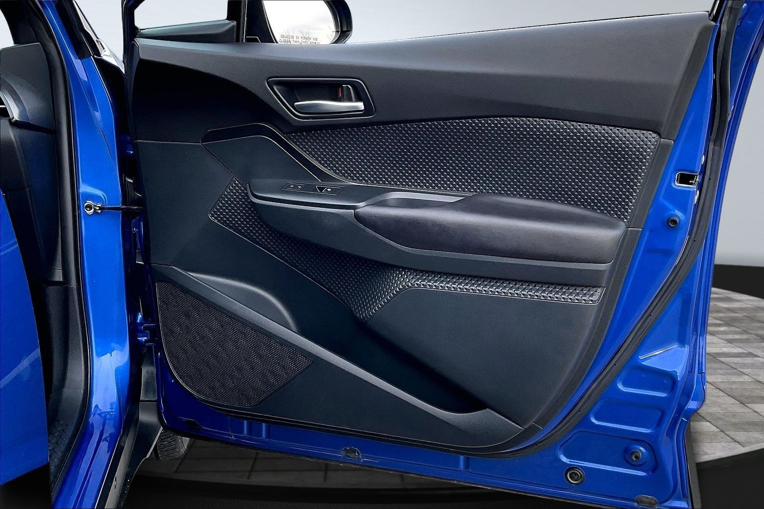 2018 TOYOTA C-HR - Image 17