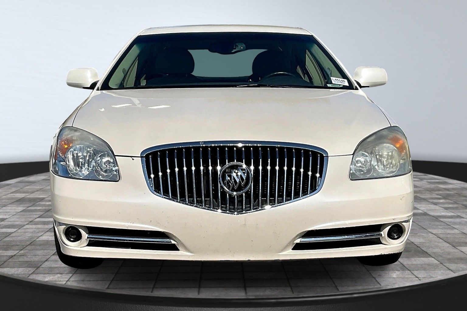 2011 Buick Lucerne CXL photo 2