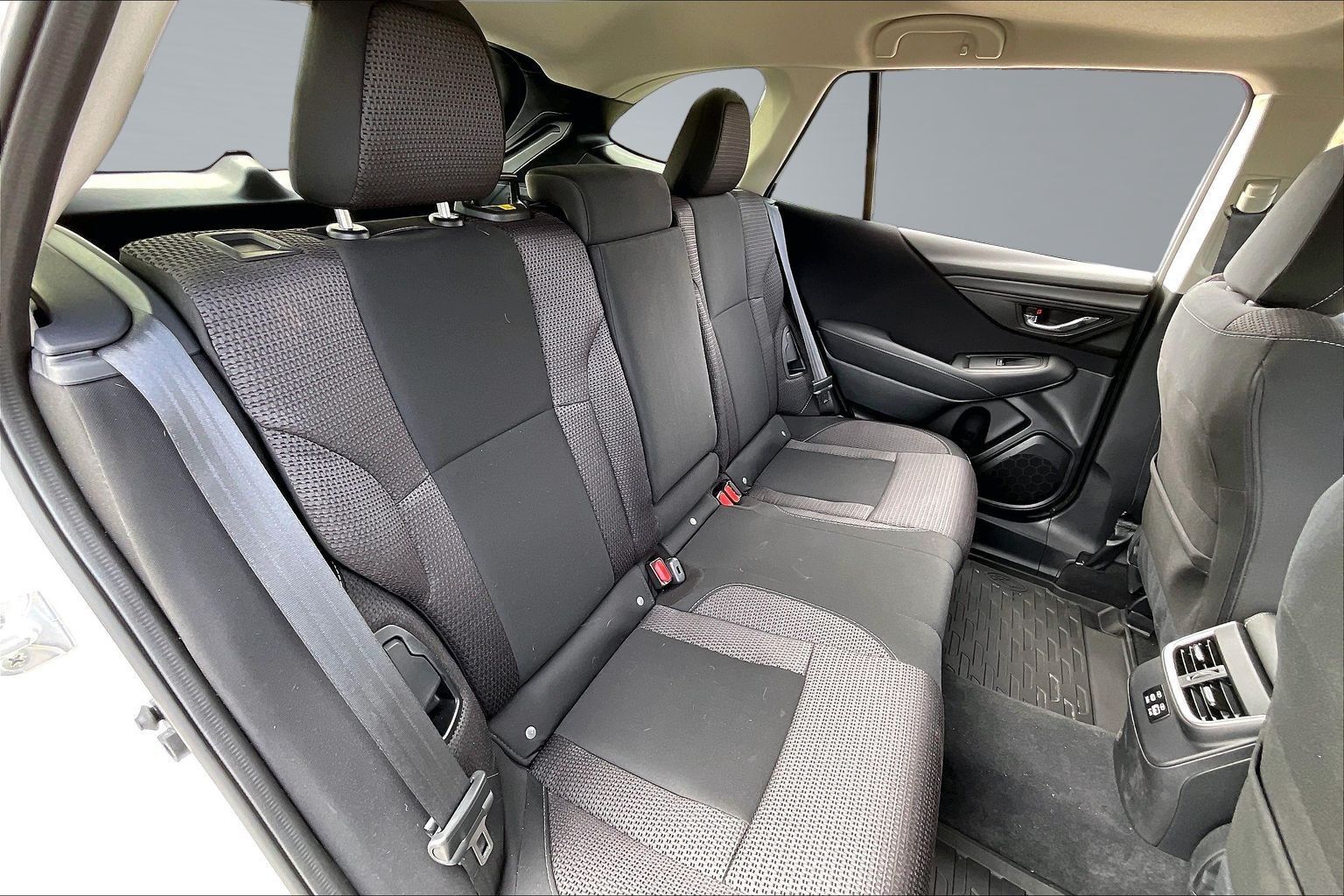 2025 SUBARU OUTBACK - Image 28