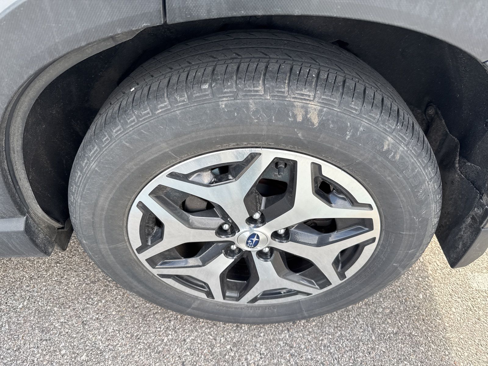 2023 SUBARU FORESTER - Image 11