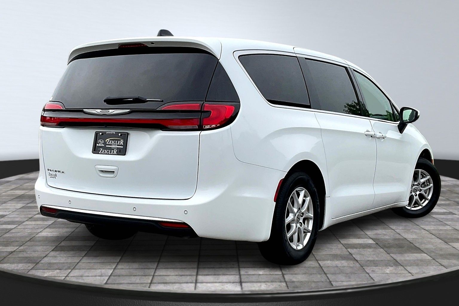 Used 2023 Chrysler Pacifica Touring L with VIN 2C4RC1BGXPR529549 for sale in Lafayette, IN