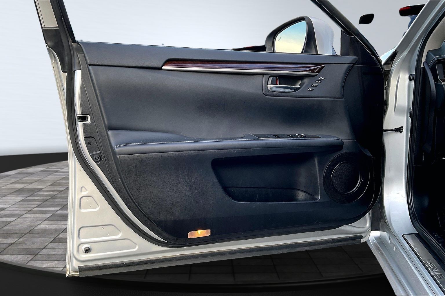 2017 LEXUS ES - Image 17