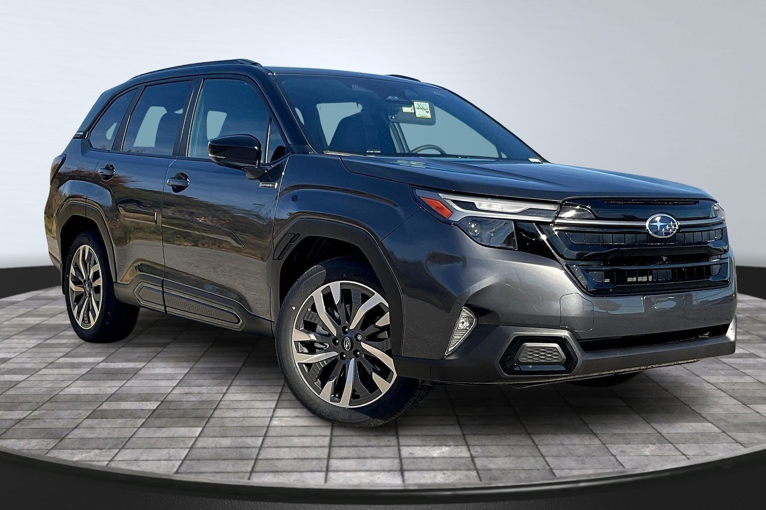 2025 Subaru Forester Touring photo 2