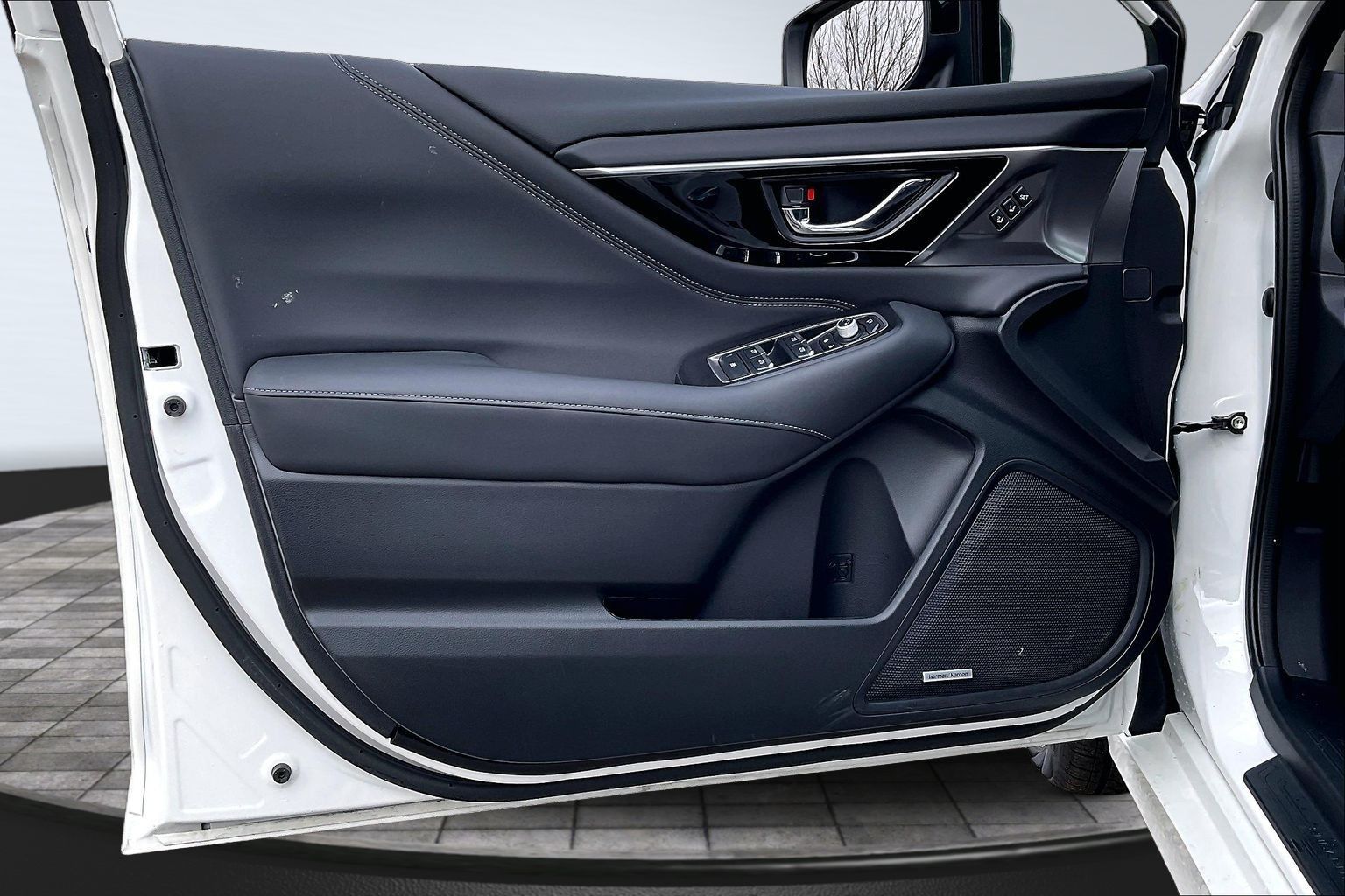 2025 SUBARU LEGACY - Image 17