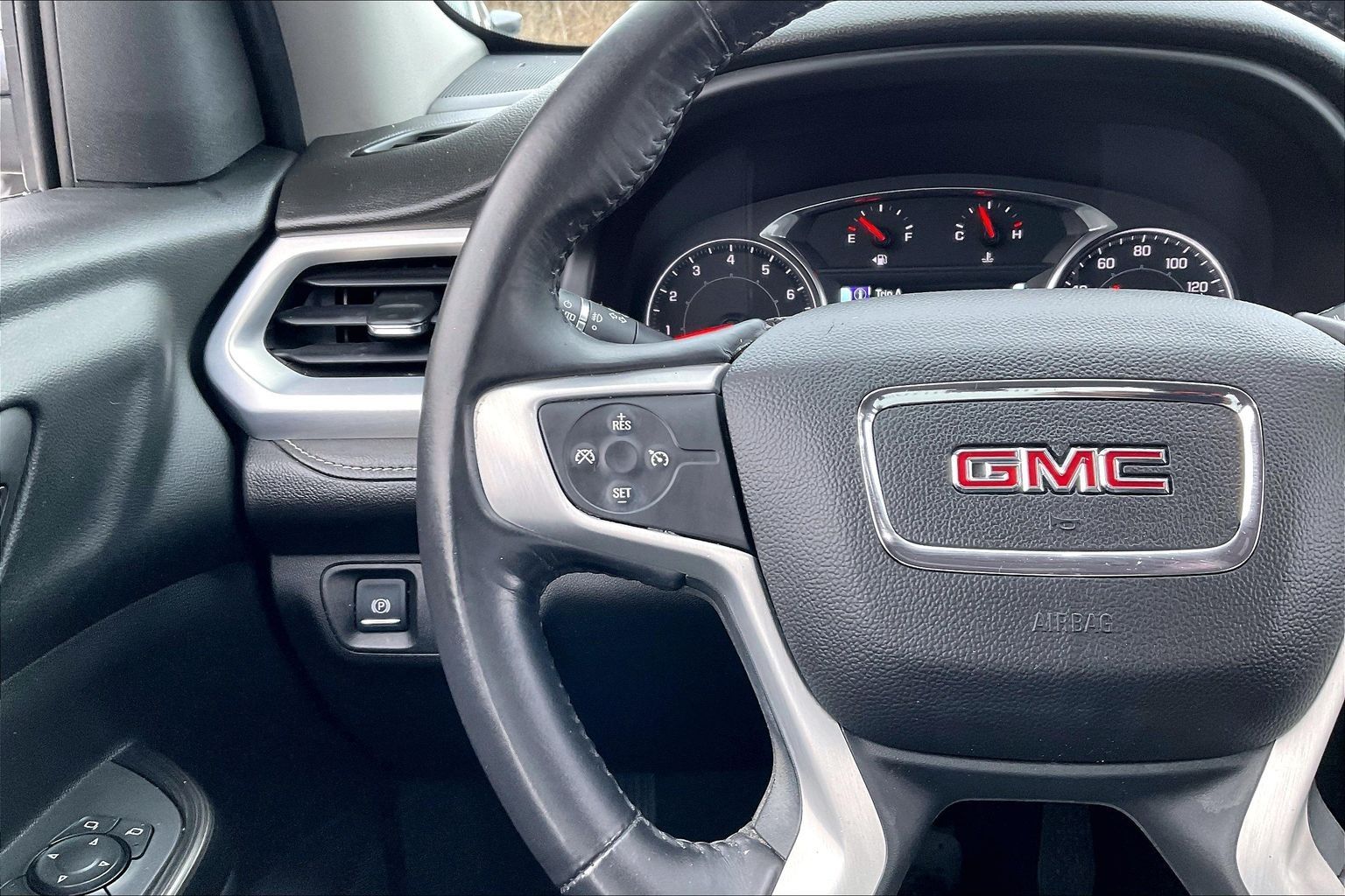 2017 GMC ACADIA - Image 18