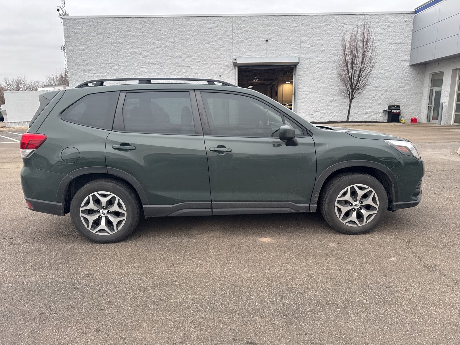 2023 SUBARU FORESTER - Image 5