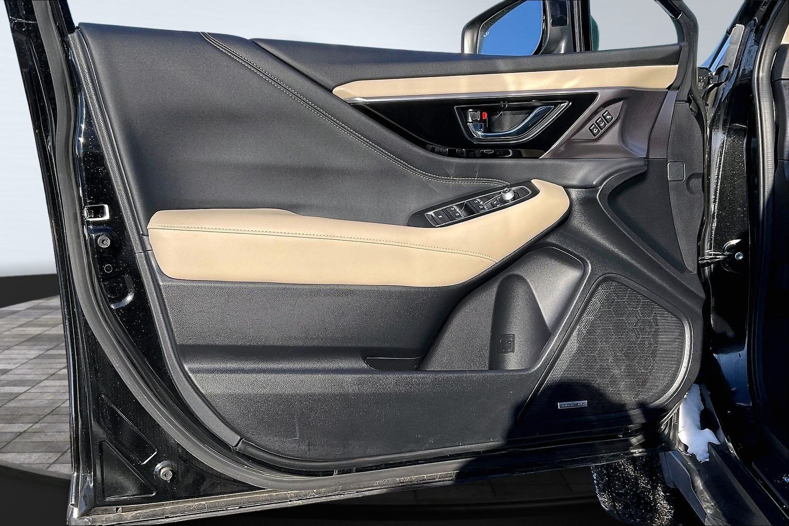 2025 SUBARU OUTBACK - Image 17