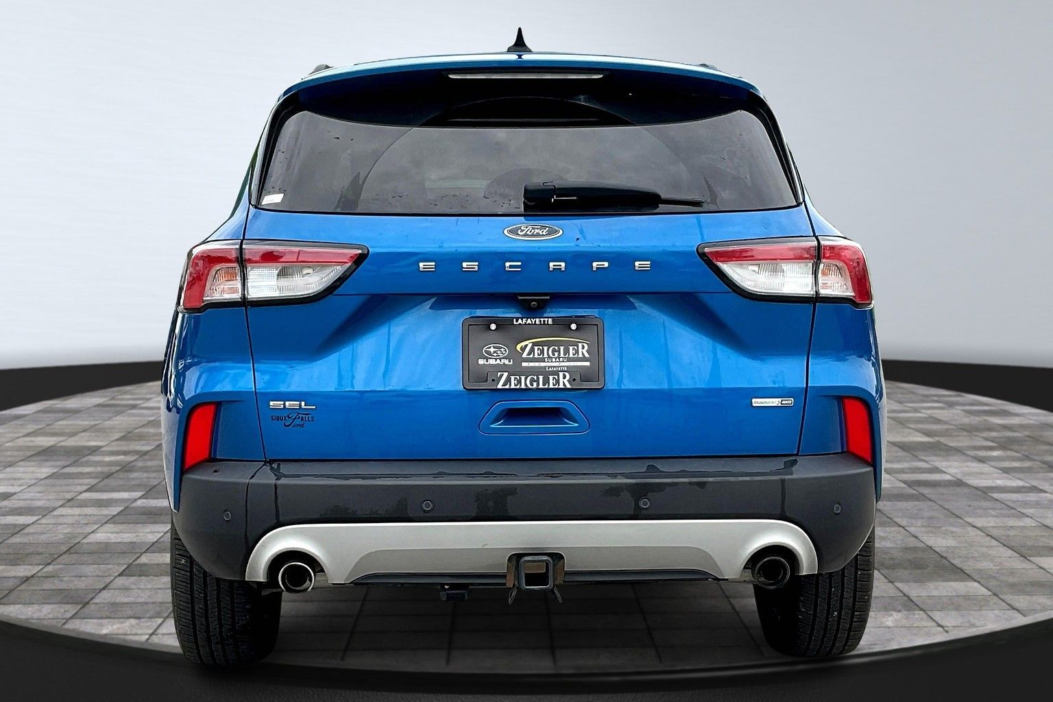 2020 Ford Escape SEL photo 4