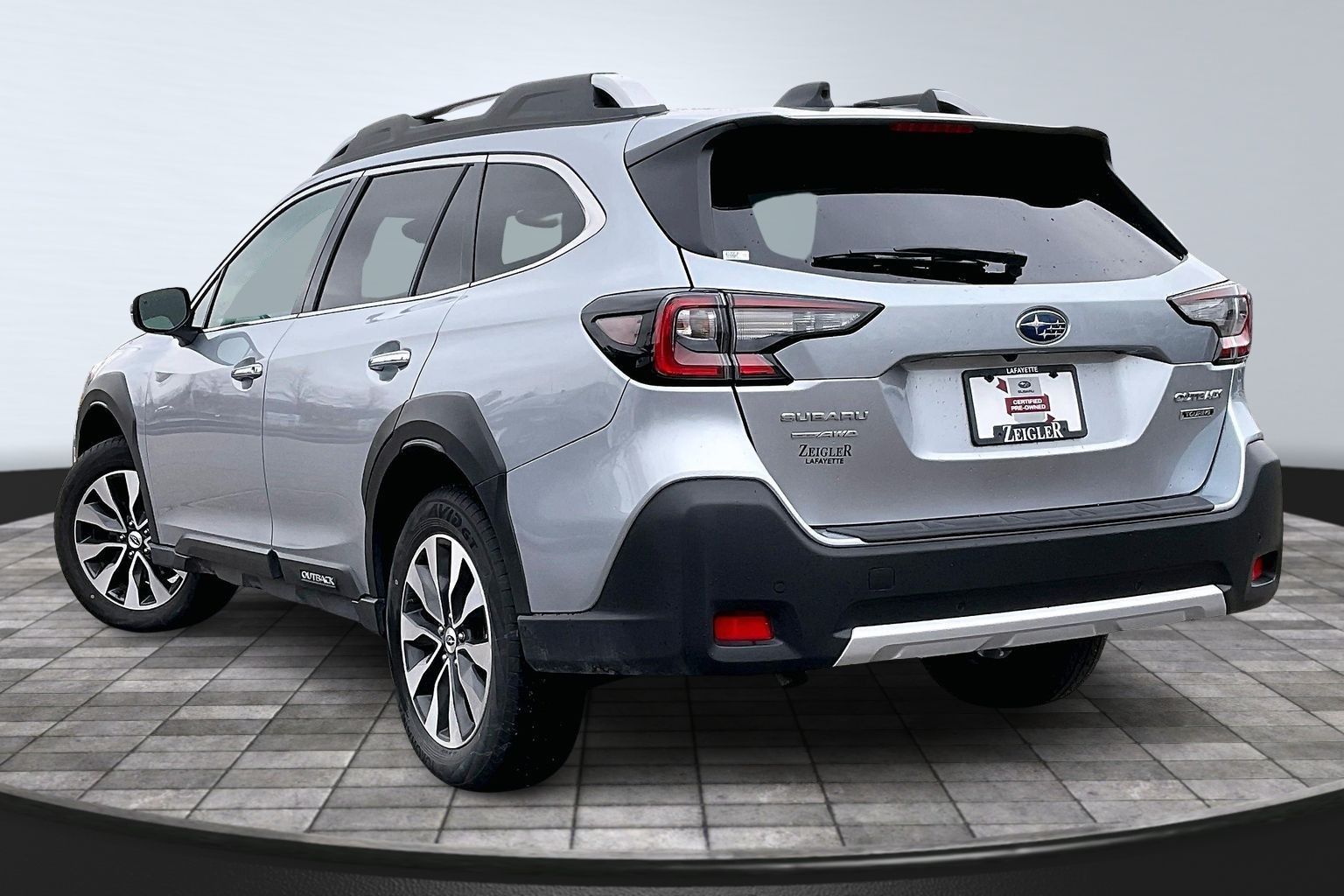 2025 SUBARU OUTBACK - Image 11