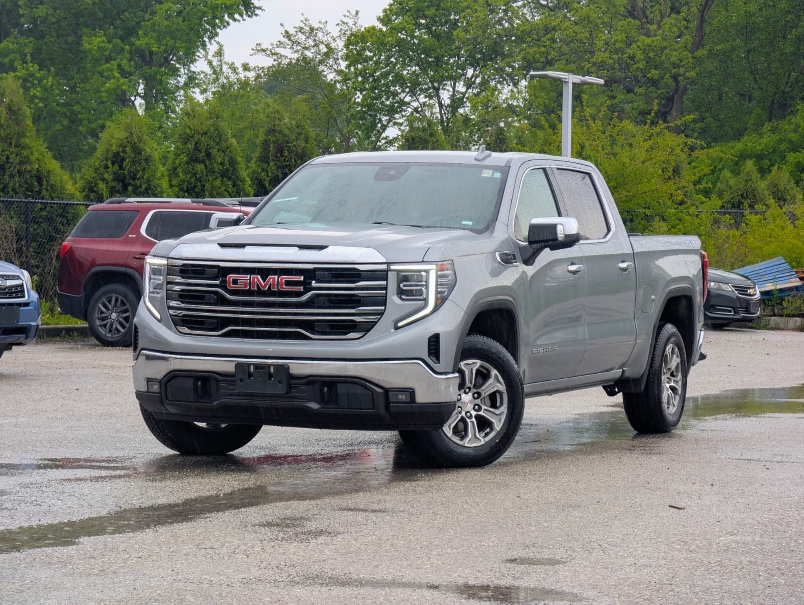2025 GMC Sierra 4WD Crew Cab Short Box SLT's photo