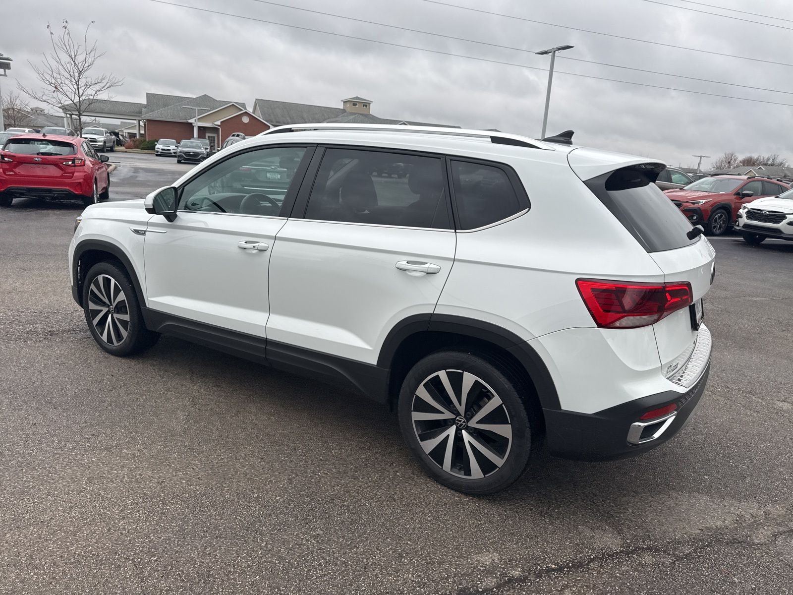 2023 VOLKSWAGEN TAOS - Image 13