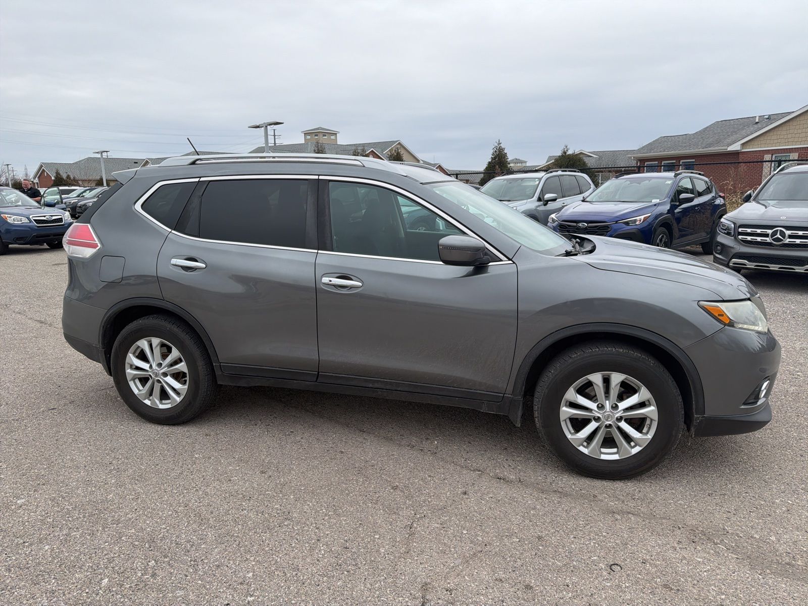 2016 NISSAN ROGUE - Image 11