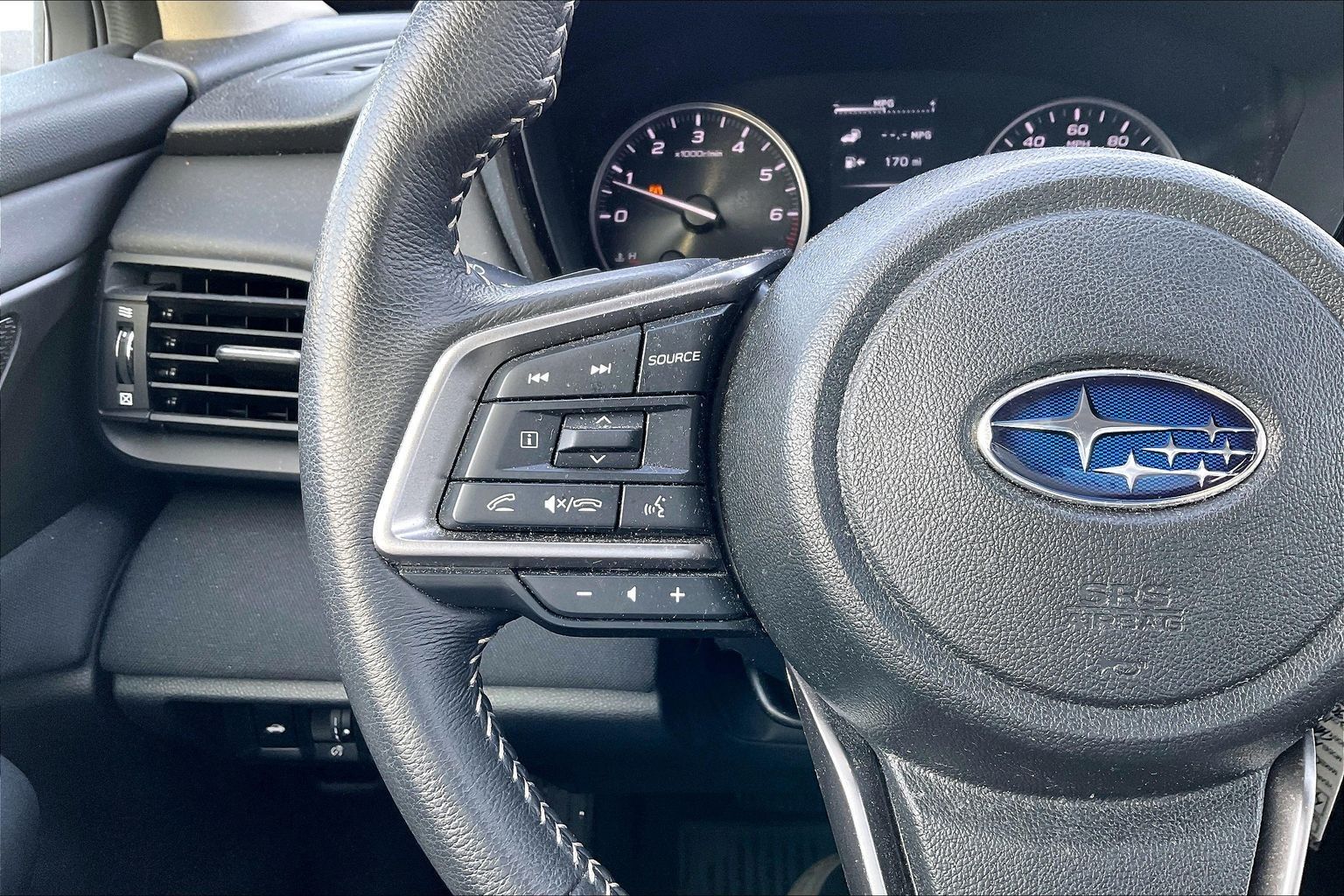 2025 SUBARU LEGACY - Image 15