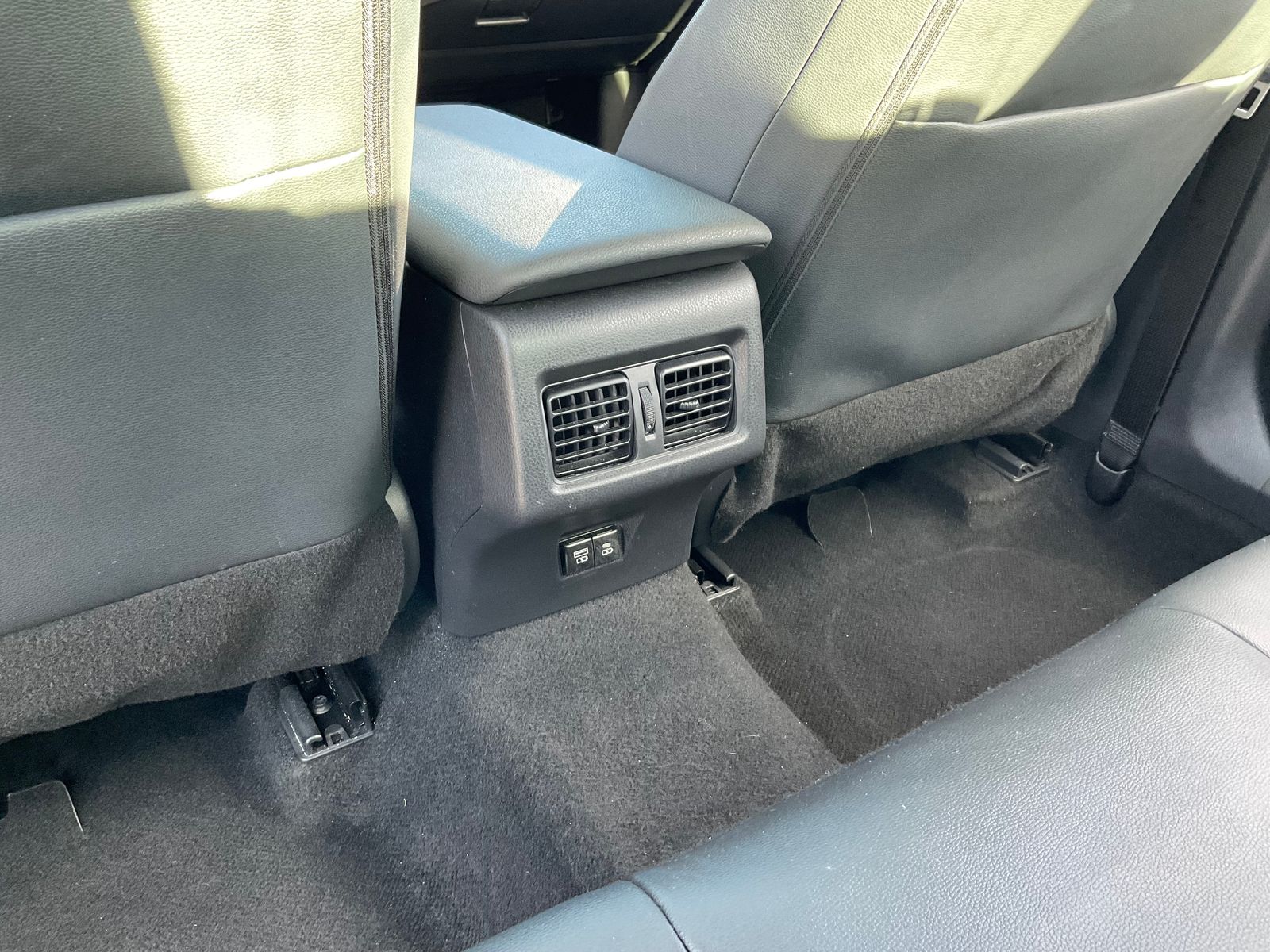 2025 TOYOTA CAMRY - Image 28