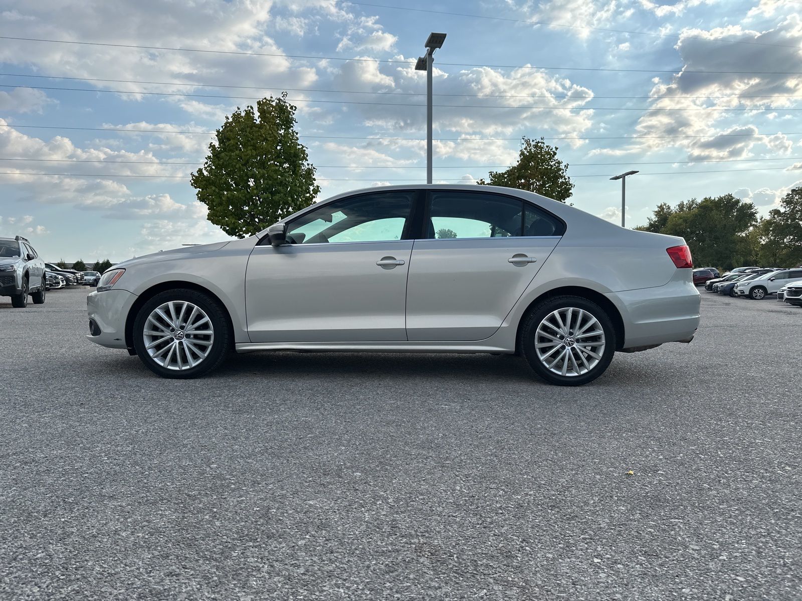 2011 Volkswagen Jetta SEL photo 3