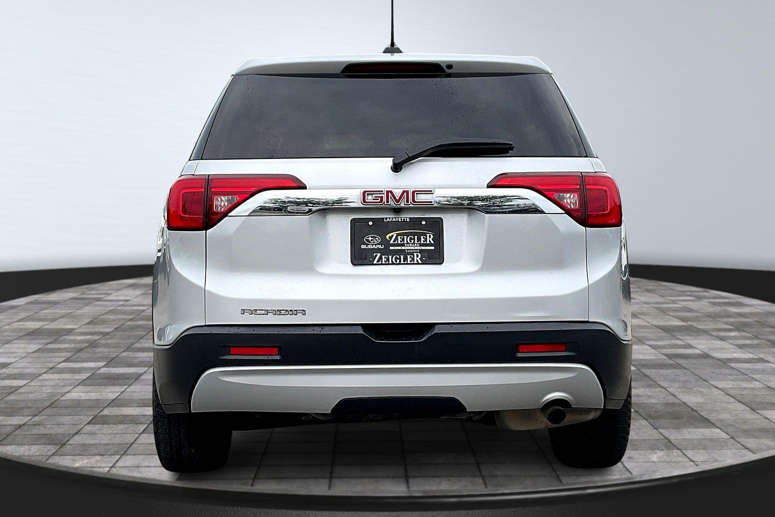 2017 Gmc Acadia SLE photo 4