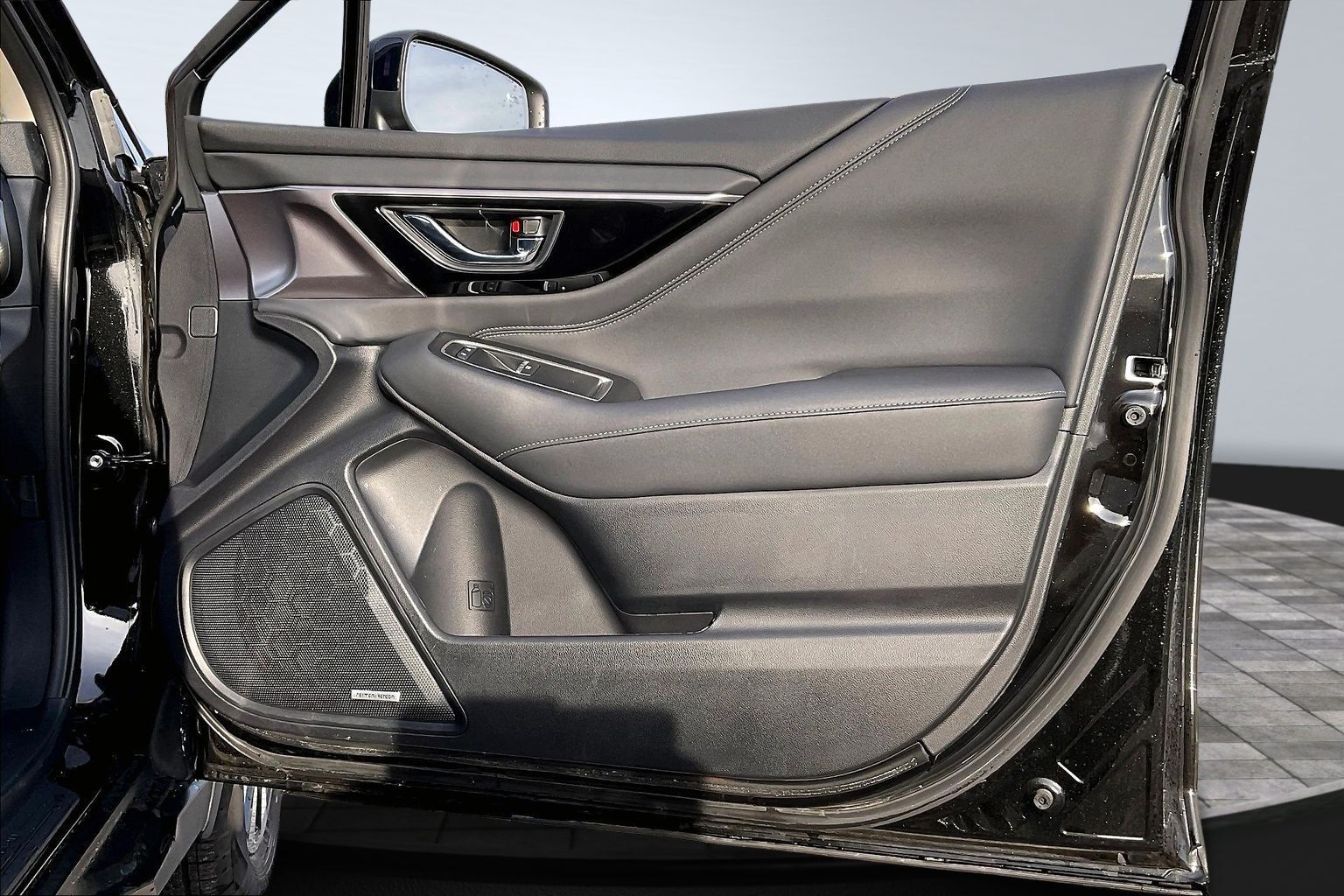 2025 SUBARU OUTBACK - Image 18