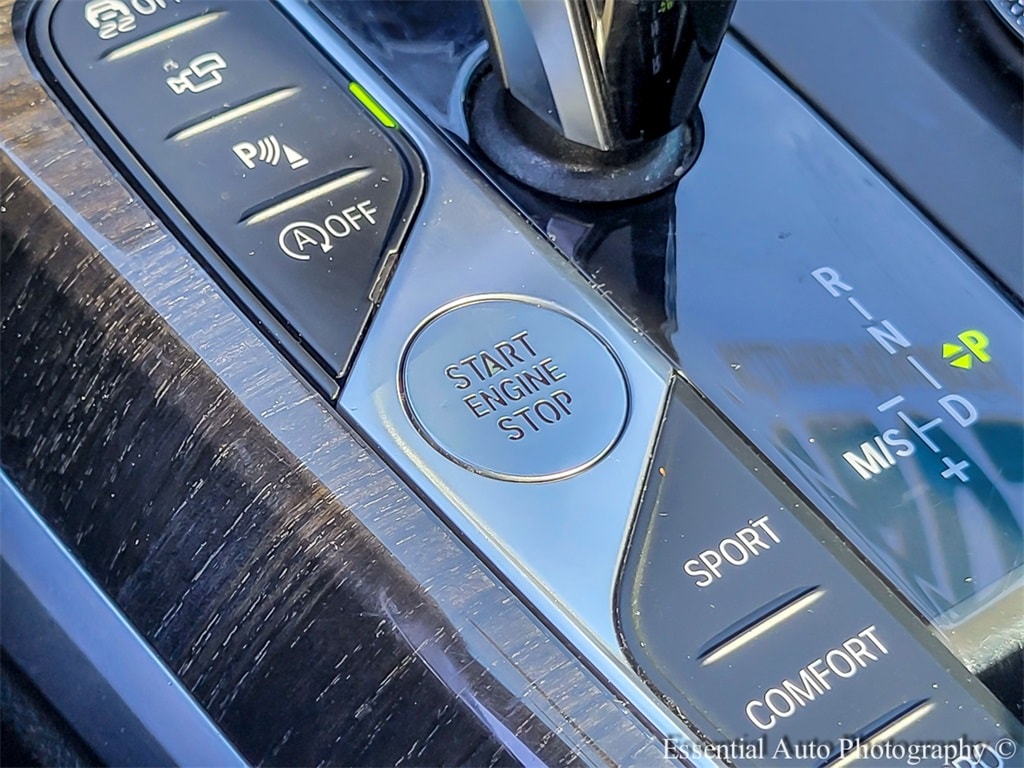 2021 BMW 330I - Image 18