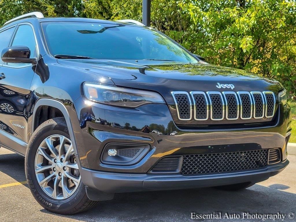 Used 2019 Jeep Cherokee Latitude Plus with VIN 1C4PJMLB8KD287969 for sale in Crown Point, IN